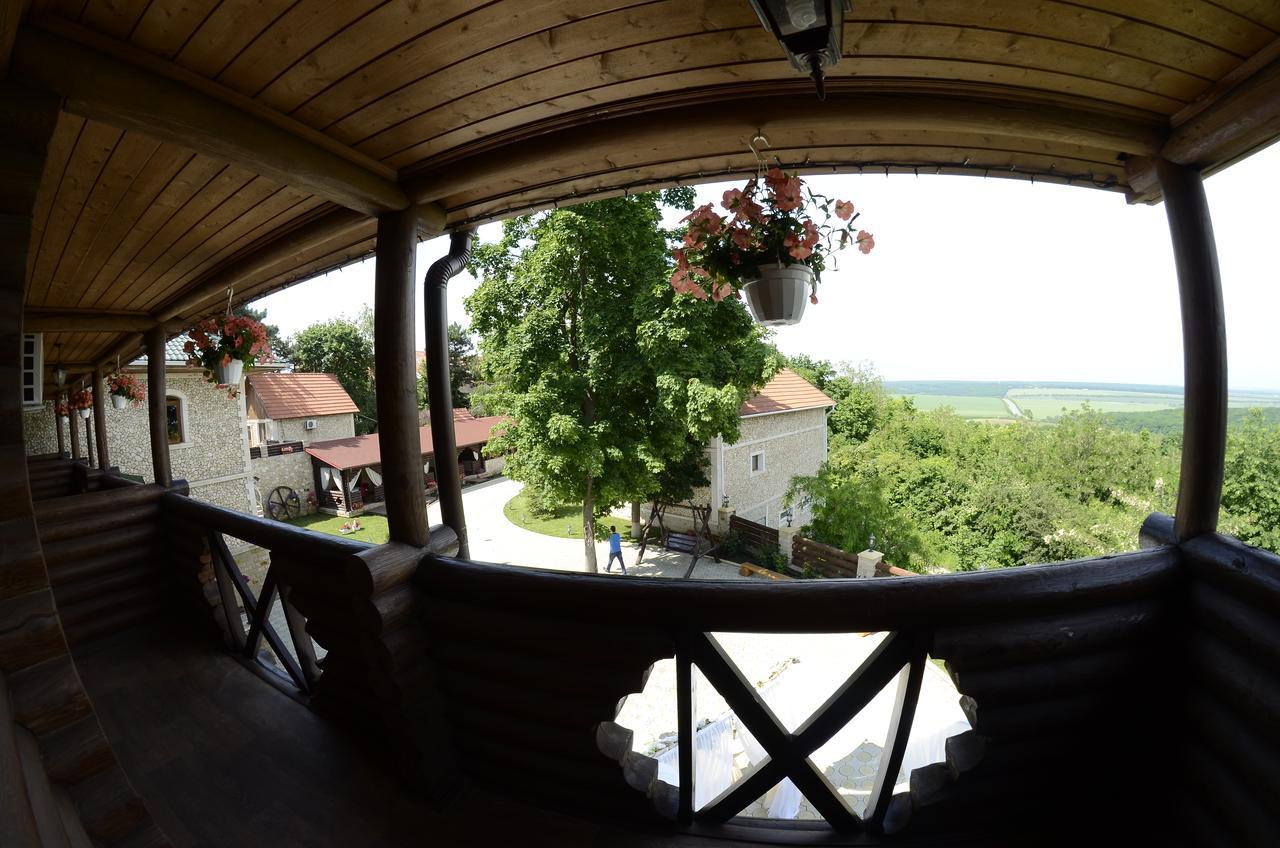Curtea Boierului Hotel Peresecina 외부 사진
