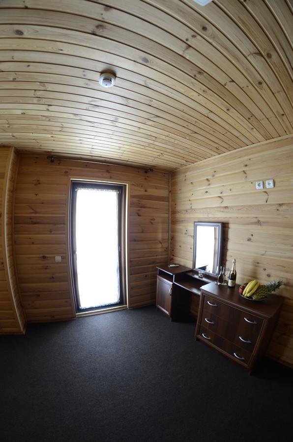 Curtea Boierului Hotel Peresecina 외부 사진