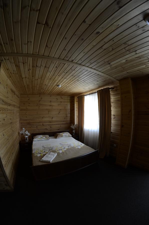 Curtea Boierului Hotel Peresecina 외부 사진