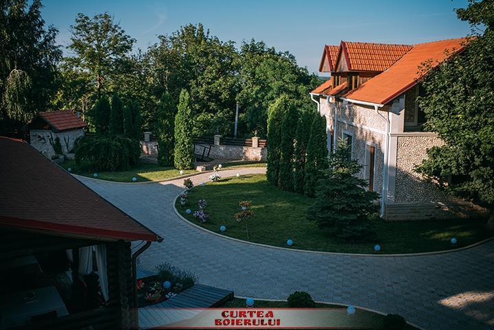 Curtea Boierului Hotel Peresecina 외부 사진