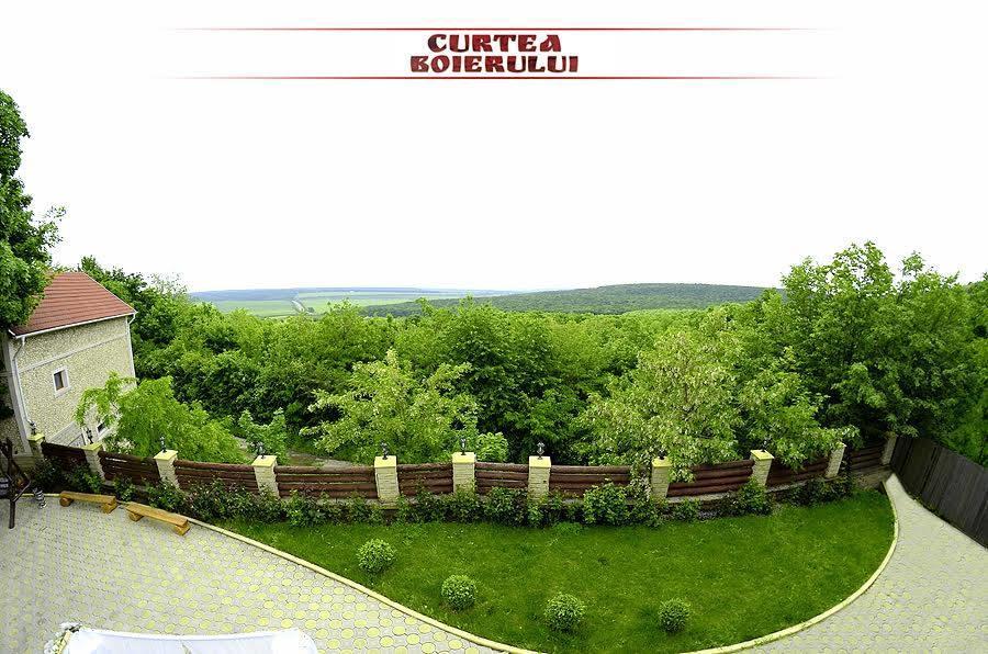 Curtea Boierului Hotel Peresecina 외부 사진